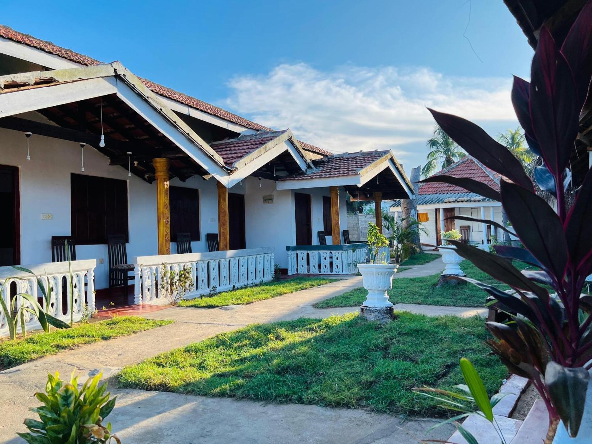 Little Fairy Home B&B Arugam Bay Esterno foto