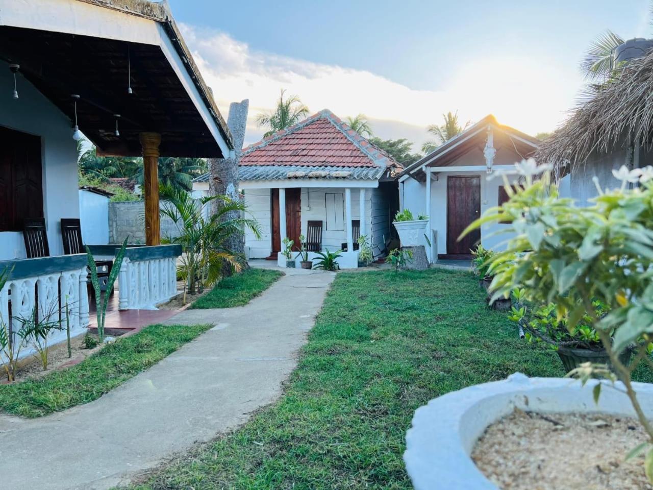Little Fairy Home B&B Arugam Bay Esterno foto