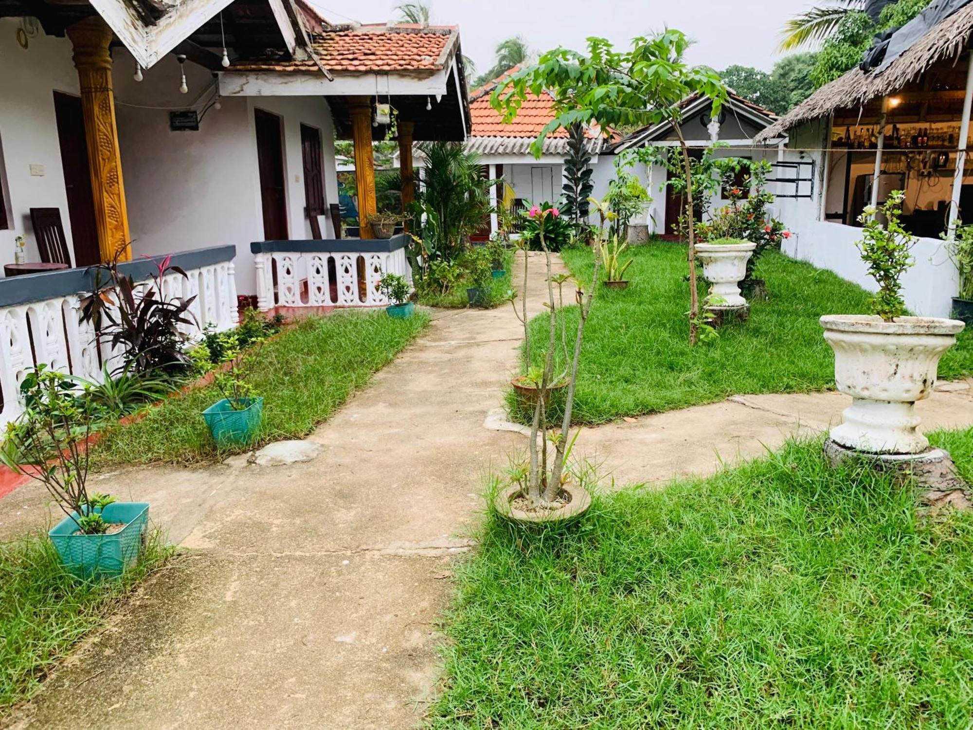 Little Fairy Home B&B Arugam Bay Esterno foto