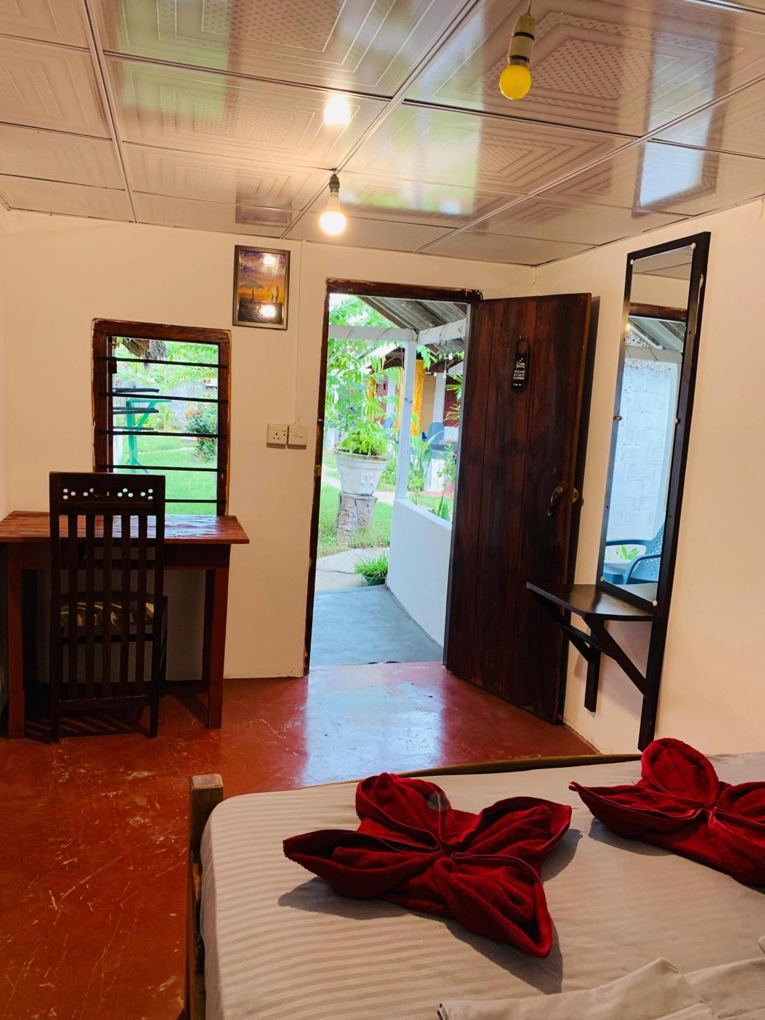 Little Fairy Home B&B Arugam Bay Esterno foto
